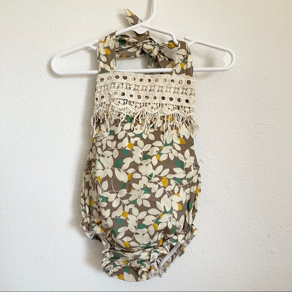 New bailey’s blossoms halter floral romper bubble crocheted fringe Sz small 3-6 - Picture 1 of 2